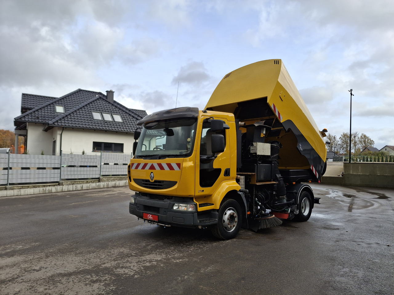 Măturătoare stradală Renault Midlum 270 DXI Zamiatarka Kehrmaschine Schmidt L/R 2 Motoren: Foto 6 Măturătoare stradală Renault Midlum 270 DXI Zamiatarka Kehrmaschine Schmidt L/R 2 Motoren: Foto 6