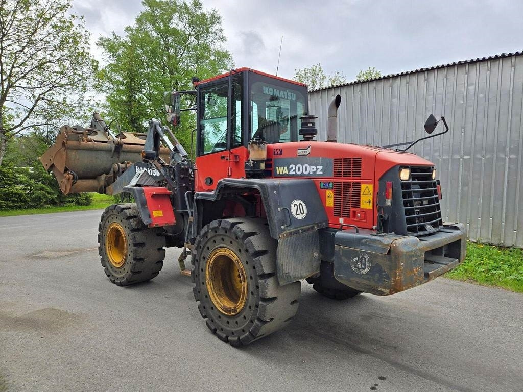 Komatsu WA200PZ-6 - Încărcător frontal pe pneuri: Foto 2 Komatsu WA200PZ-6 - Încărcător frontal pe pneuri: Foto 2