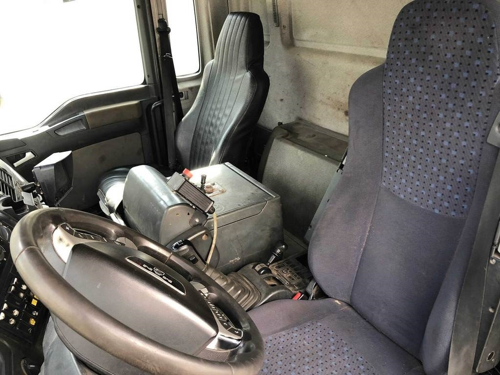 MAN TGA 26.430 6X2-2 BL/M 3-WAY TIP+PALFINGER PK23500 - Camion basculantă: Foto 5 MAN TGA 26.430 6X2-2 BL/M 3-WAY TIP+PALFINGER PK23500 - Camion basculantă: Foto 5