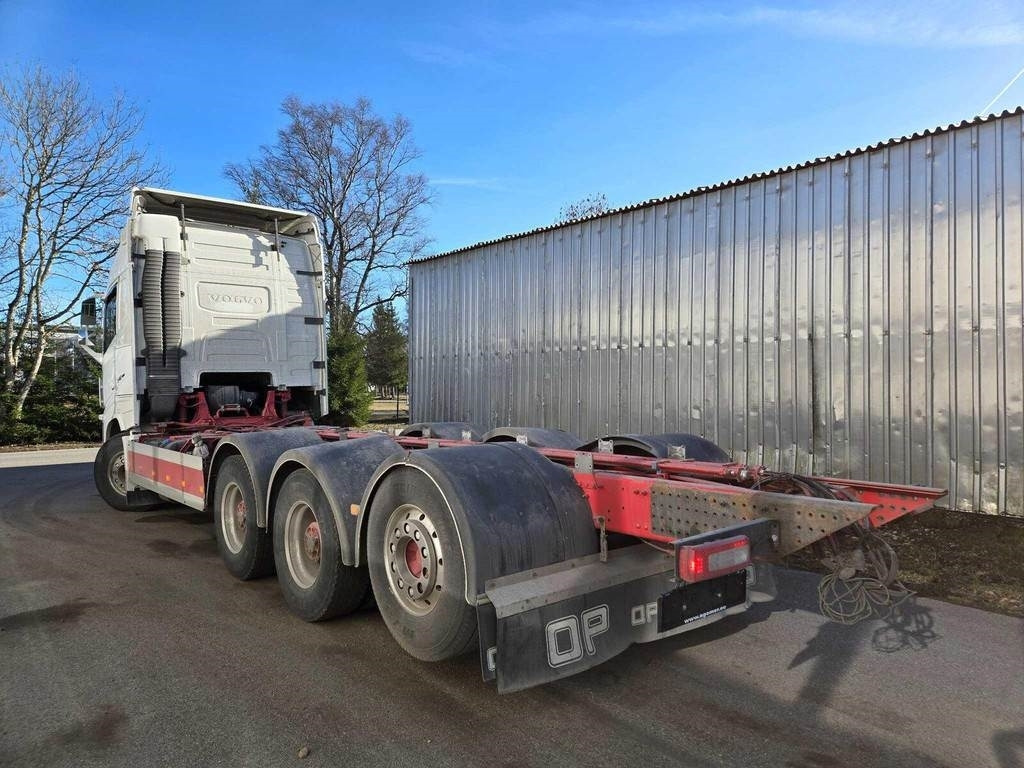 Volvo FH540 8X4 CHASSY - Camion şasiu: Foto 2 Volvo FH540 8X4 CHASSY - Camion şasiu: Foto 2