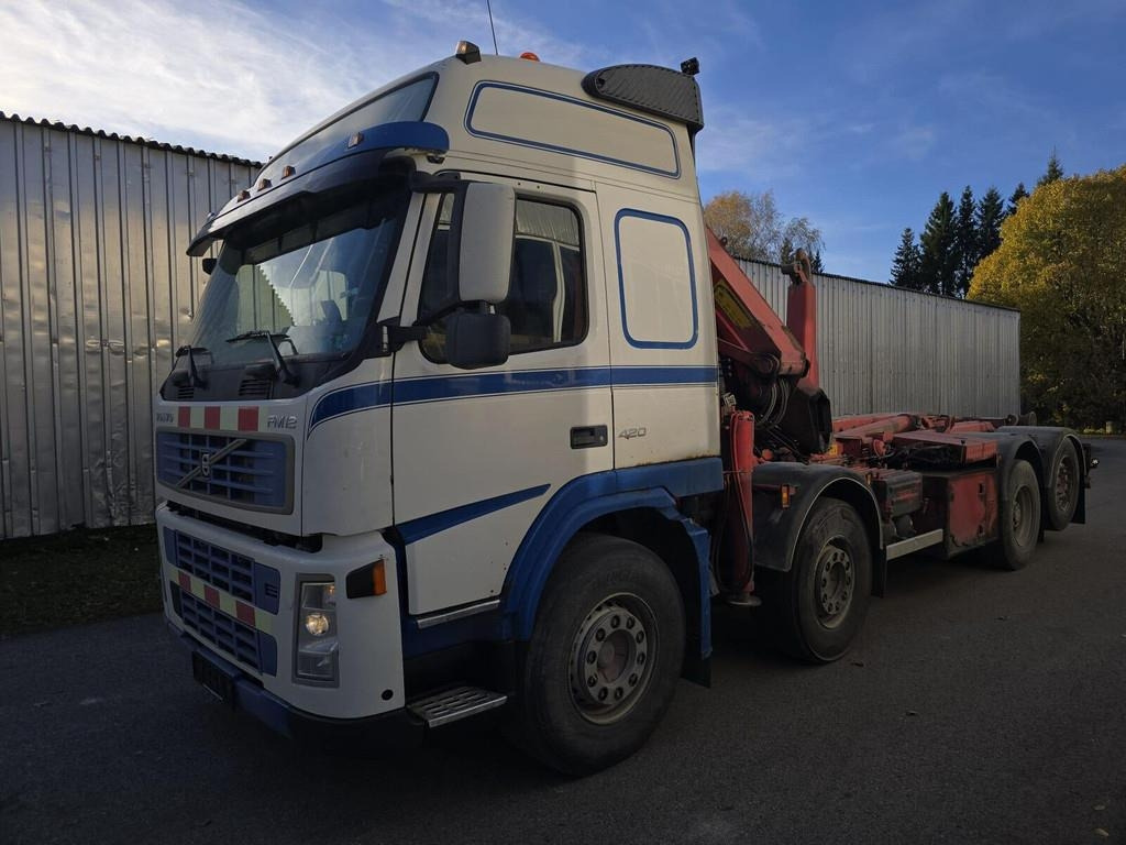 Volvo FM12 420 8X2 HMF 2220 K4  - Camion cu cârlig: Foto 1 Volvo FM12 420 8X2 HMF 2220 K4  - Camion cu cârlig: Foto 1