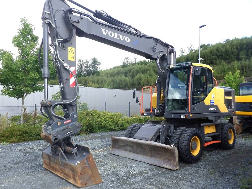 Volvo EW 220 E - Excavator pe roţi: Foto 1 Volvo EW 220 E - Excavator pe roţi: Foto 1