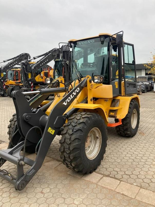 Volvo L 35 G - Încărcător frontal pe pneuri: Foto 1 Volvo L 35 G - Încărcător frontal pe pneuri: Foto 1