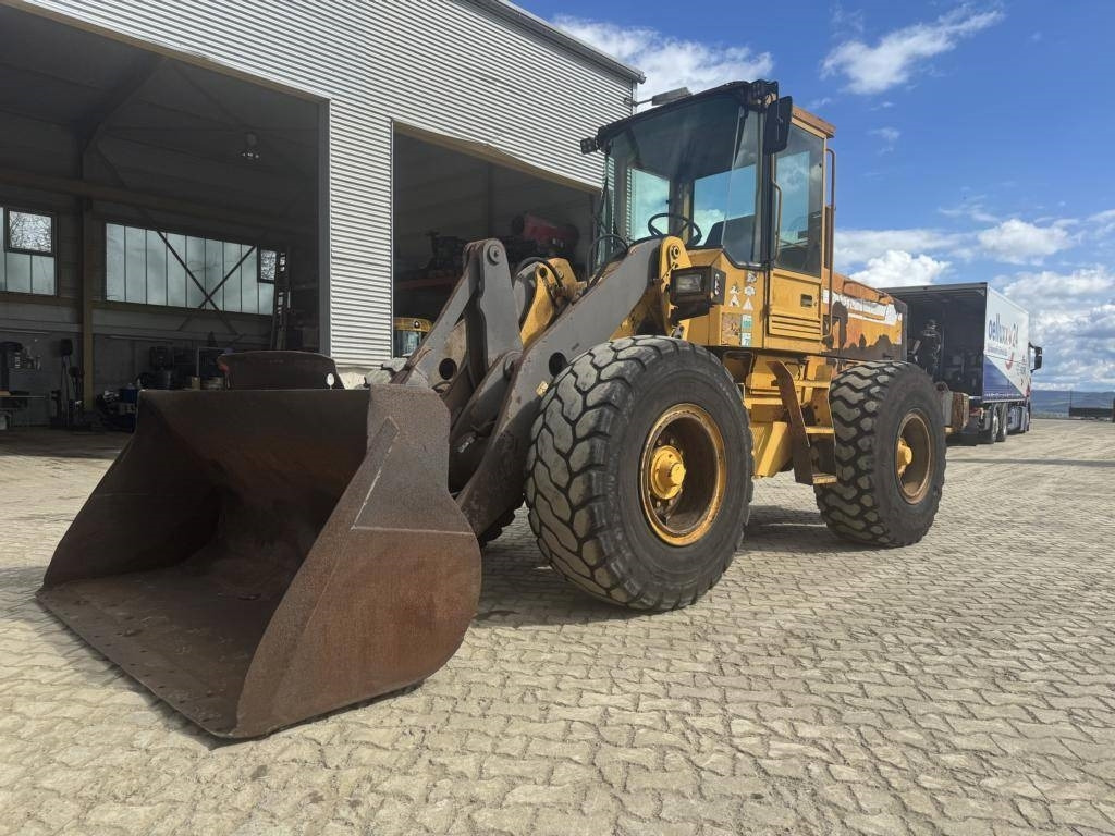 Volvo L 70 C - Încărcător frontal pe pneuri: Foto 1 Volvo L 70 C - Încărcător frontal pe pneuri: Foto 1