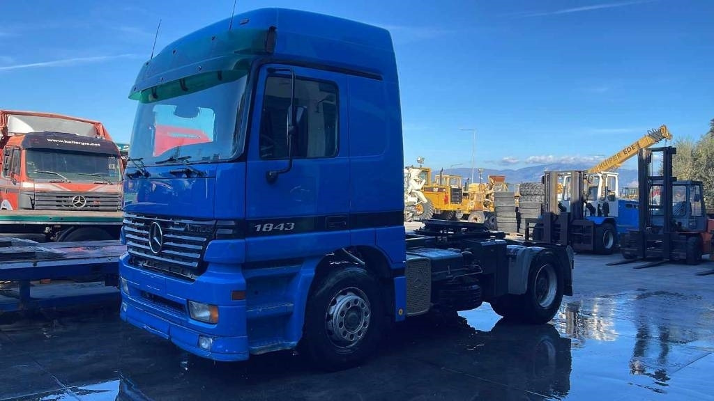 Mercedes-Benz 1843 - Cap tractor: Foto 1 Mercedes-Benz 1843 - Cap tractor: Foto 1