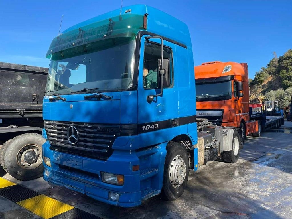 Mercedes-Benz 1843 - Cap tractor: Foto 2 Mercedes-Benz 1843 - Cap tractor: Foto 2