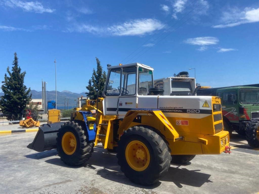 International 520A - Încărcător frontal pe pneuri: Foto 5 International 520A - Încărcător frontal pe pneuri: Foto 5