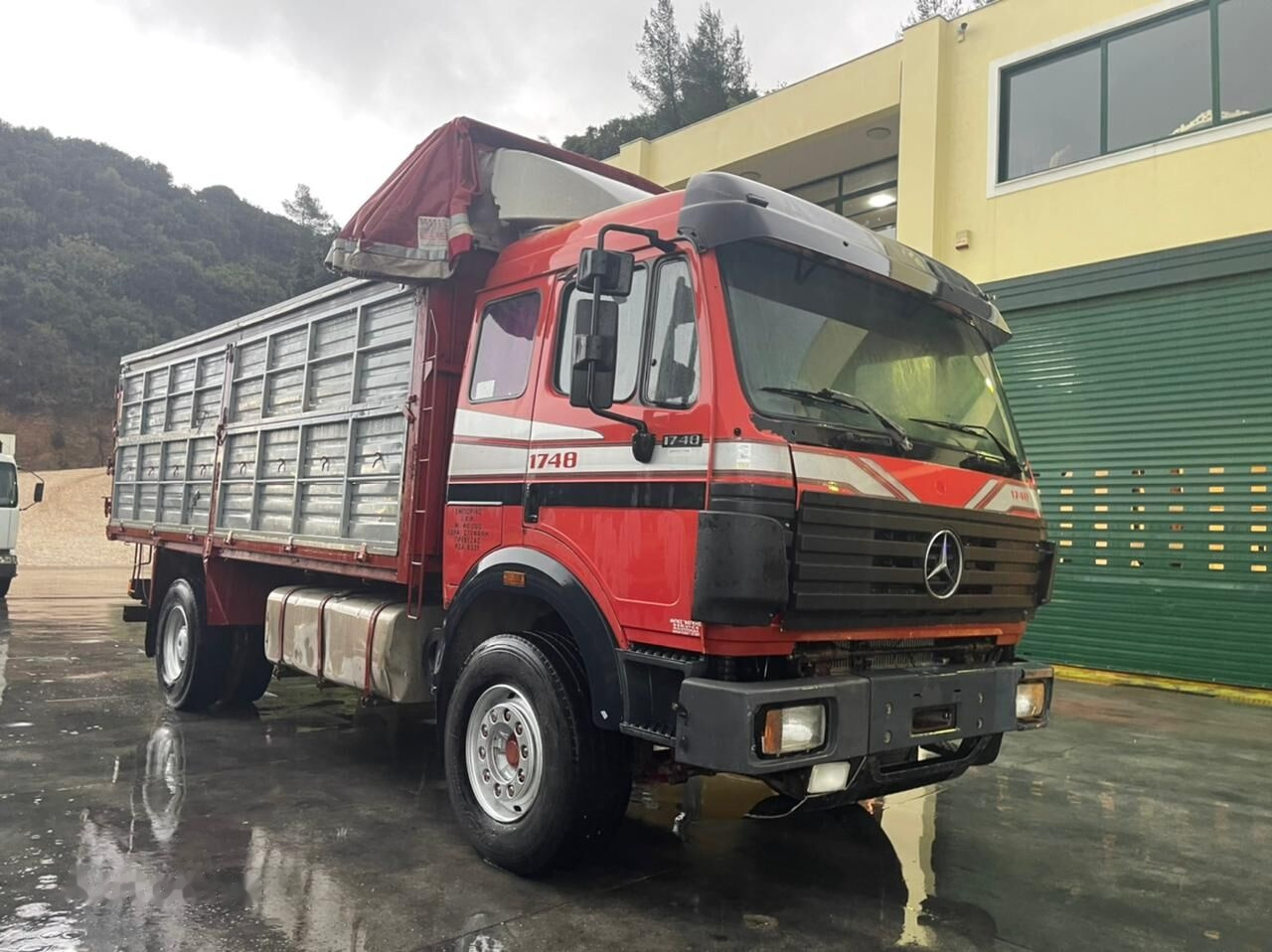 Camion basculantă Mercedes-Benz 1748SK: Foto 1