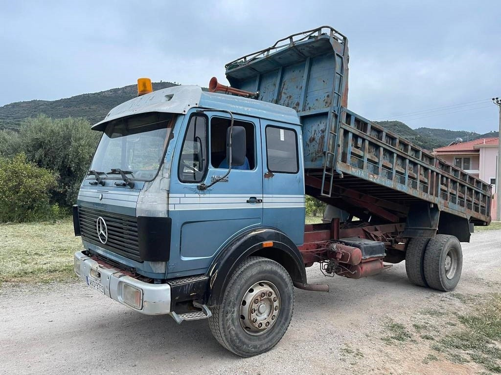 Mercedes-Benz 1932 4x2 - Camion basculantă: Foto 2 Mercedes-Benz 1932 4x2 - Camion basculantă: Foto 2
