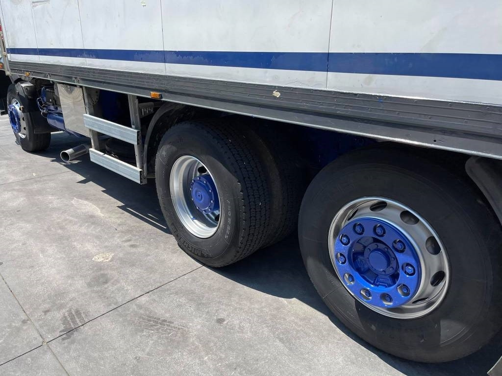 Camion frigider Mercedes-Benz 2435L: Foto 15