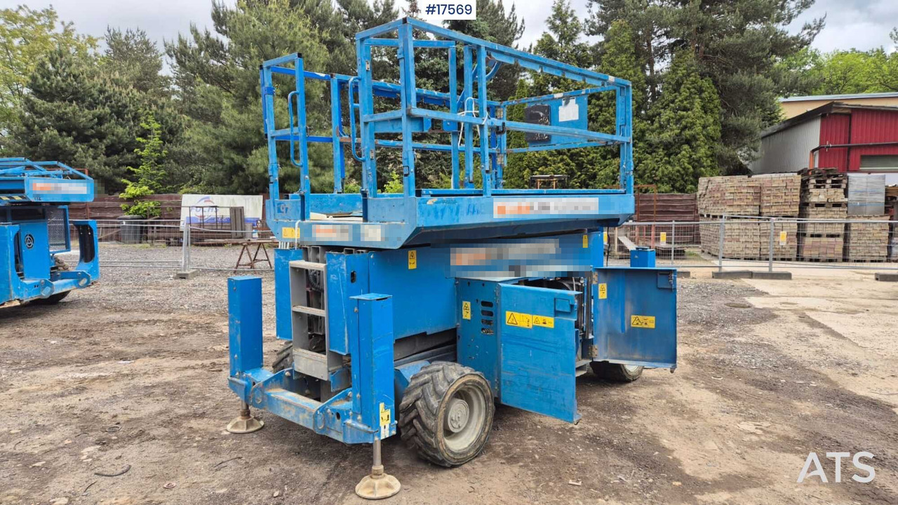 2014 Genie 4069 RT/ Podest spalinowy - Autopropulsată platformă: Foto 4 2014 Genie 4069 RT/ Podest spalinowy - Autopropulsată platformă: Foto 4