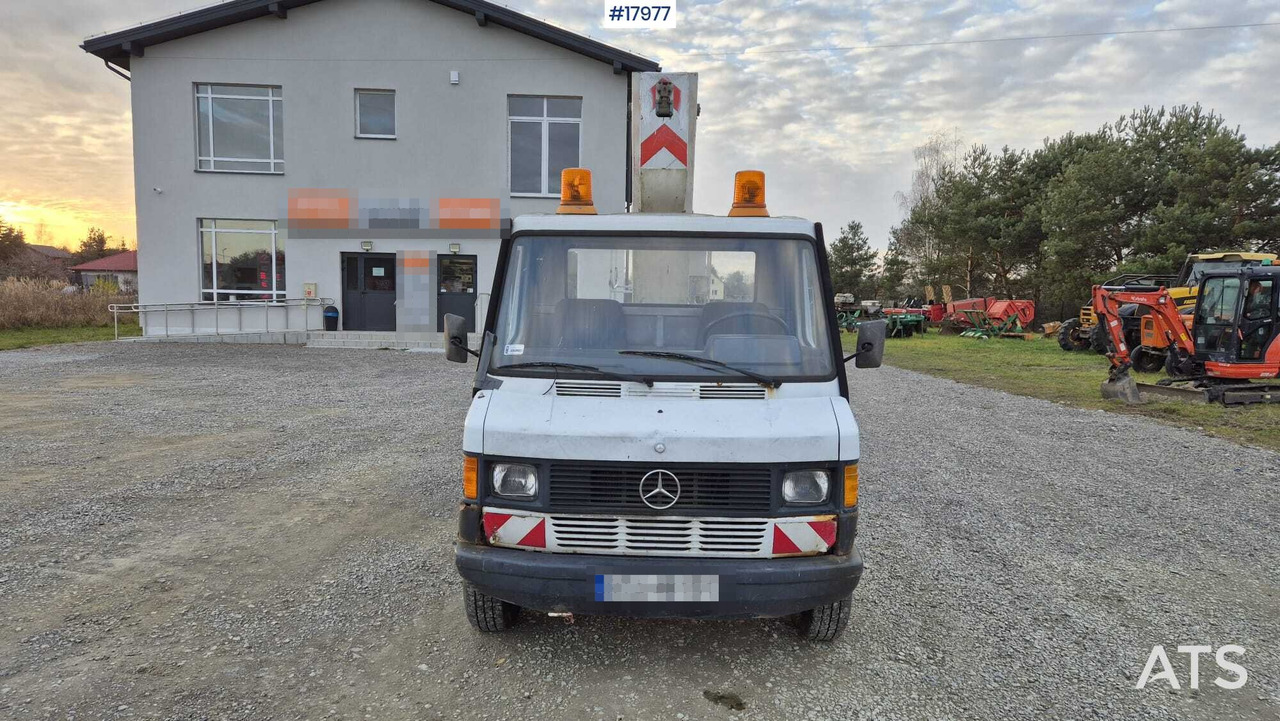 BRONTO SKYLIFT basket lift on Mercedes-Benz 308D chassis (1992) - Camion cu nacela: Foto 2 BRONTO SKYLIFT basket lift on Mercedes-Benz 308D chassis (1992) - Camion cu nacela: Foto 2