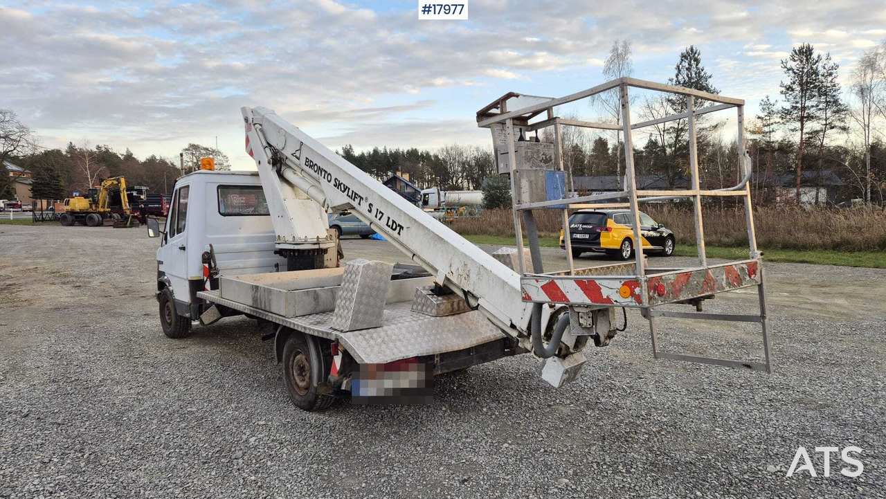 BRONTO SKYLIFT basket lift on Mercedes-Benz 308D chassis (1992) - Camion cu nacela: Foto 5 BRONTO SKYLIFT basket lift on Mercedes-Benz 308D chassis (1992) - Camion cu nacela: Foto 5