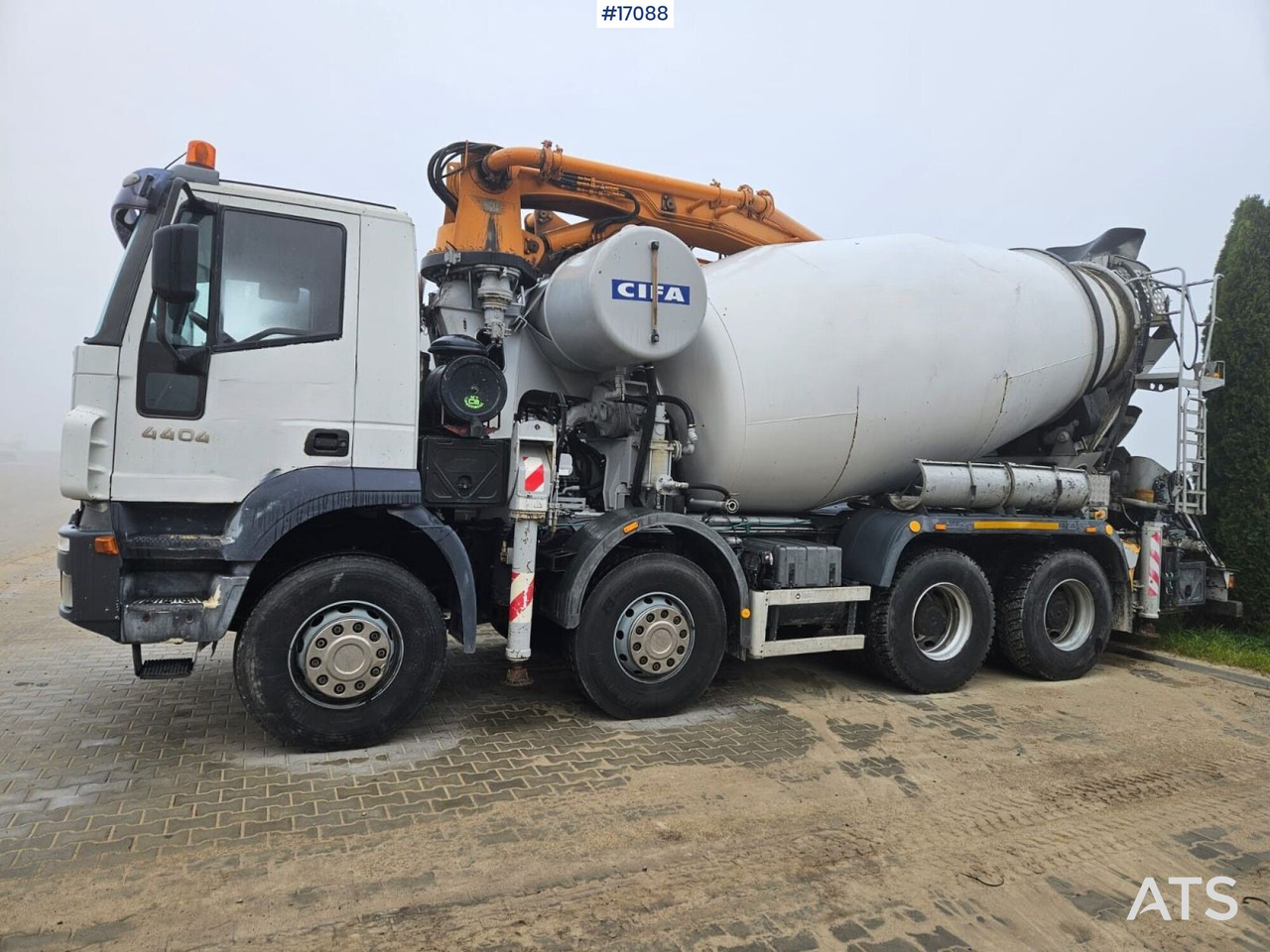 Concrete pump CIFA Magnum MK 28,4 IVECO 8x4 (2006) - Autopompă de beton: Foto 1 Concrete pump CIFA Magnum MK 28,4 IVECO 8x4 (2006) - Autopompă de beton: Foto 1
