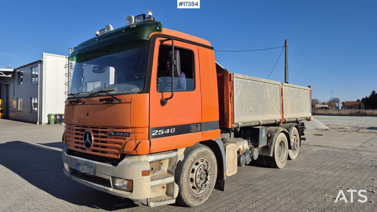 Three-axle tipper MERCEDES-BENZ ACTROS 2540 (1997) - Camion basculantă: Foto 1 Three-axle tipper MERCEDES-BENZ ACTROS 2540 (1997) - Camion basculantă: Foto 1