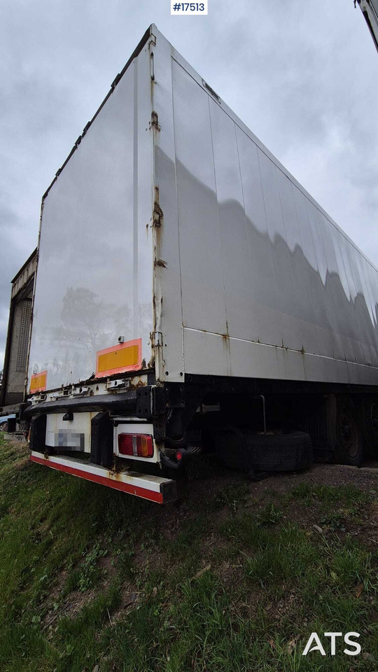 Truck semi-trailer, isothermal KRONE SD (2008) - Semiremorcă prelată: Foto 4 Truck semi-trailer, isothermal KRONE SD (2008) - Semiremorcă prelată: Foto 4
