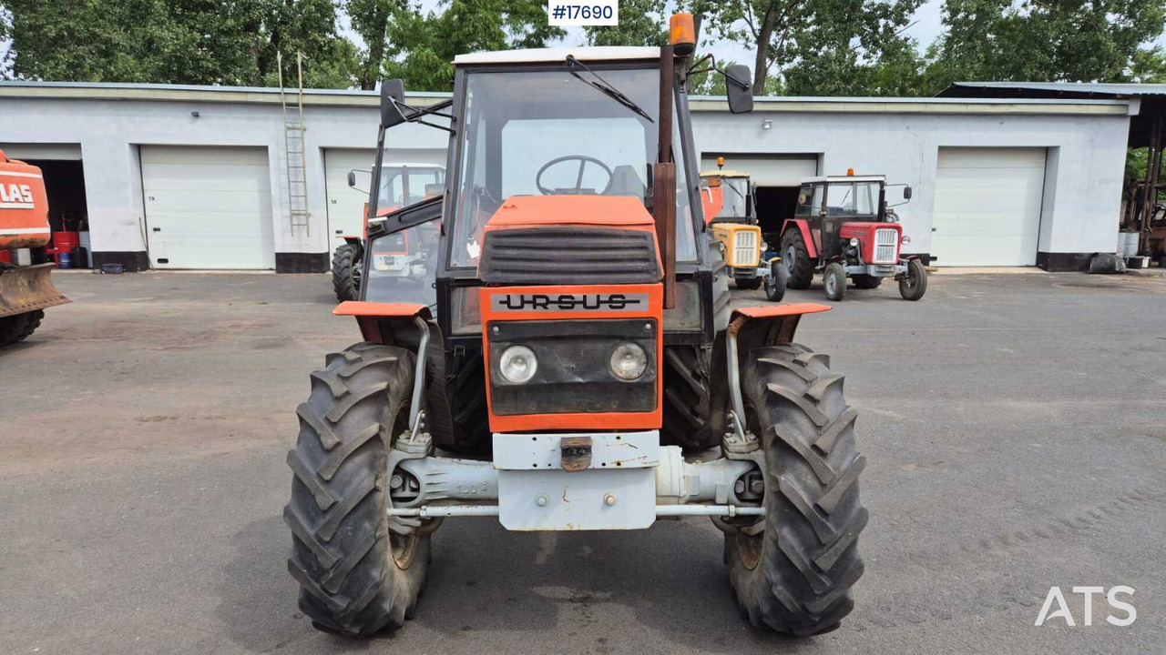 URSUS 914 tractor (1989) - Tractor agricol: Foto 2 URSUS 914 tractor (1989) - Tractor agricol: Foto 2