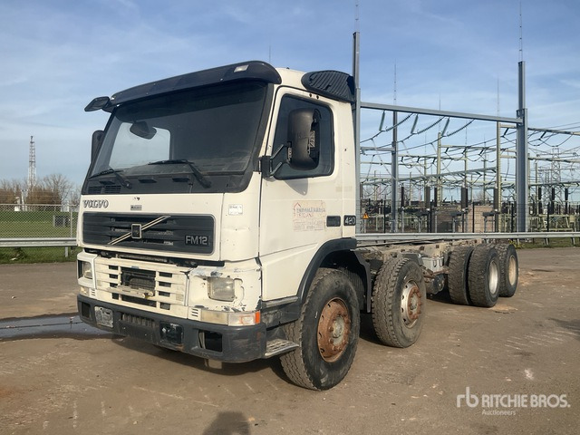 1999 Volvo FM12 8x4 Twin-Steer Cab and Chassis - Camion şasiu: Foto 1 1999 Volvo FM12 8x4 Twin-Steer Cab and Chassis - Camion şasiu: Foto 1