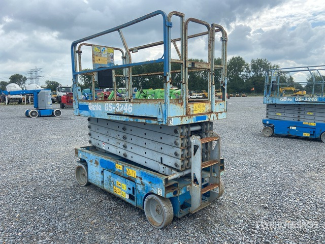 2006 Genie GS2646 Electric (Inoperable) Scissor Lift - Platforma foarfeca: Foto 3 2006 Genie GS2646 Electric (Inoperable) Scissor Lift - Platforma foarfeca: Foto 3