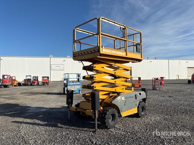 2008 Haulotte Compact 12DX Diesel Scissor Lift - Platforma foarfeca: Foto 3 2008 Haulotte Compact 12DX Diesel Scissor Lift - Platforma foarfeca: Foto 3