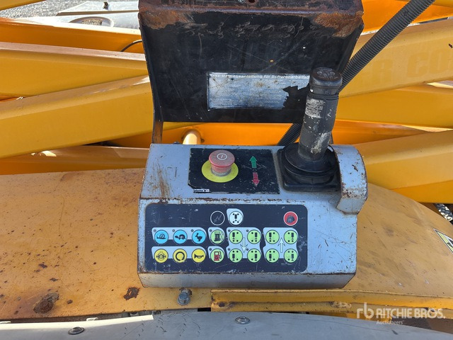 2008 Haulotte Compact 12DX Diesel Scissor Lift - Platforma foarfeca: Foto 5 2008 Haulotte Compact 12DX Diesel Scissor Lift - Platforma foarfeca: Foto 5