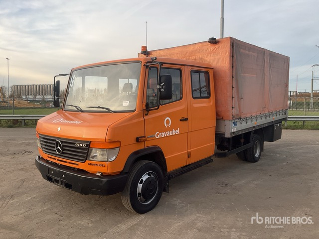 2010 Mercedes-Benz 818DE 4x2 Crew Cab Service Truck - Autoutilitară cu prelată, Autoutilitară cabină dublă: Foto 1 2010 Mercedes-Benz 818DE 4x2 Crew Cab Service Truck - Autoutilitară cu prelată, Autoutilitară cabină dublă: Foto 1