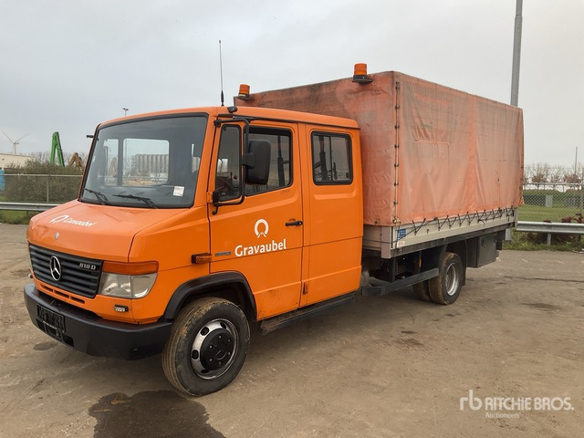 2010 Mercedes-Benz Vario 818DE 4x2 Service Truck - Autoutilitară cu prelată, Autoutilitară cabină dublă: Foto 1 2010 Mercedes-Benz Vario 818DE 4x2 Service Truck - Autoutilitară cu prelată, Autoutilitară cabină dublă: Foto 1