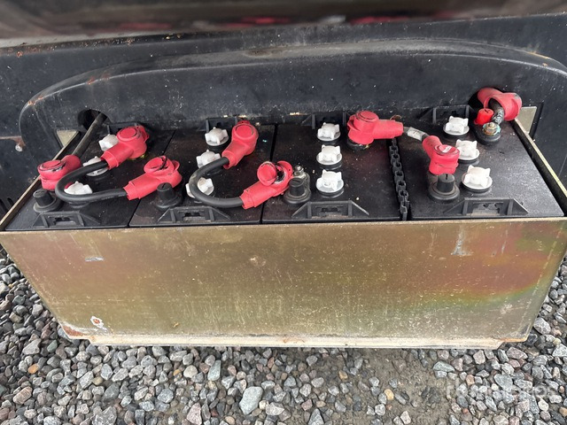 2016 Nifty-Lift HR17 4WD Hybrid Articulating Boom Lift - Nacela articulata: Foto 4 2016 Nifty-Lift HR17 4WD Hybrid Articulating Boom Lift - Nacela articulata: Foto 4