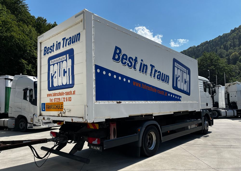 MAN TGA 18.350 6x2 D20 // BDF // Niski Przebieg // + Przyczepa Schmitz BDF // - Camion şasiu: Foto 5 MAN TGA 18.350 6x2 D20 // BDF // Niski Przebieg // + Przyczepa Schmitz BDF // - Camion şasiu: Foto 5