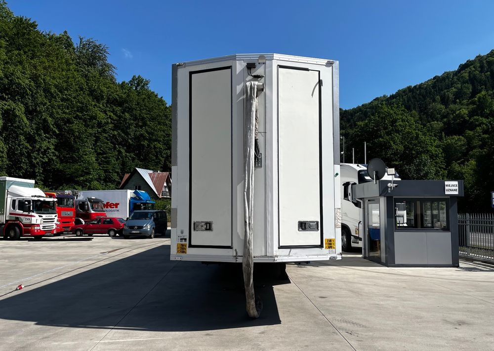 Pezzaioli HMK Industri // Do przewozu zwierząt // 2004 Rok // 3 Pokłady // Waga // Osi skrętne // Oznonacja // - Semiremorcă transport animale: Foto 3 Pezzaioli HMK Industri // Do przewozu zwierząt // 2004 Rok // 3 Pokłady // Waga // Osi skrętne // Oznonacja // - Semiremorcă transport animale: Foto 3