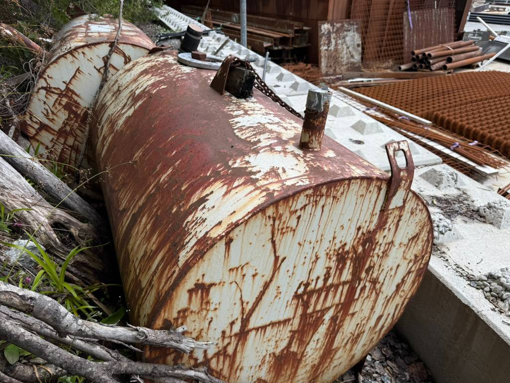 Annet Diesel tank 1000 liter - Rezervor de stocare: Foto 5 Annet Diesel tank 1000 liter - Rezervor de stocare: Foto 5