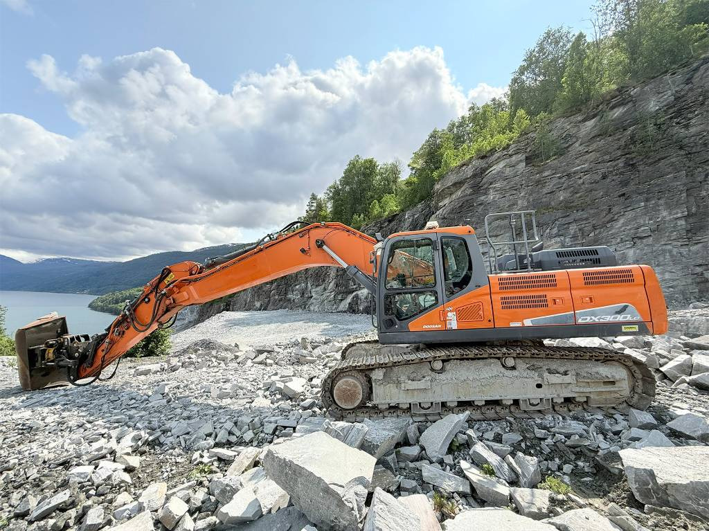 Doosan DX 300 LC-5 - Excavator pe şenile: Foto 3 Doosan DX 300 LC-5 - Excavator pe şenile: Foto 3