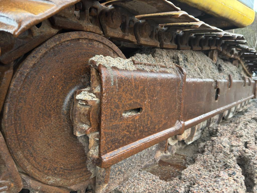 Excavator pe şenile New Holland E 305 B LC: Foto 15