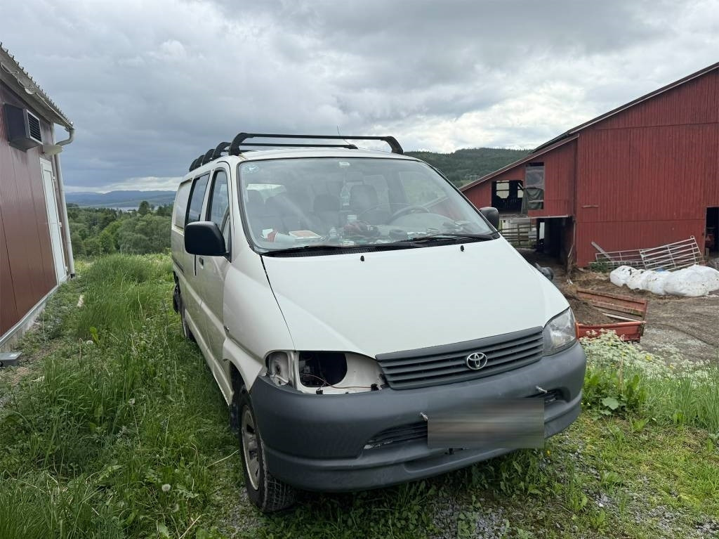 Toyota Hiace 4x4 - Autoutilitară compactă: Foto 2 Toyota Hiace 4x4 - Autoutilitară compactă: Foto 2