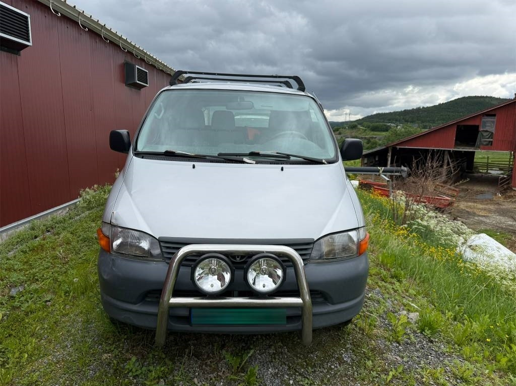 Toyota Hiace 4x4 - Autoutilitară compactă: Foto 3 Toyota Hiace 4x4 - Autoutilitară compactă: Foto 3