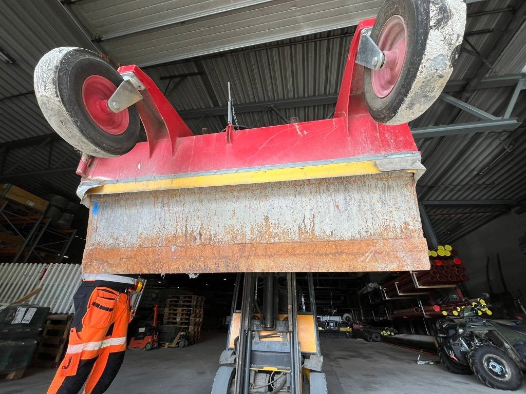 Westbjorn Hydro-Sweeper 2000 SSH - Perie: Foto 3 Westbjorn Hydro-Sweeper 2000 SSH - Perie: Foto 3