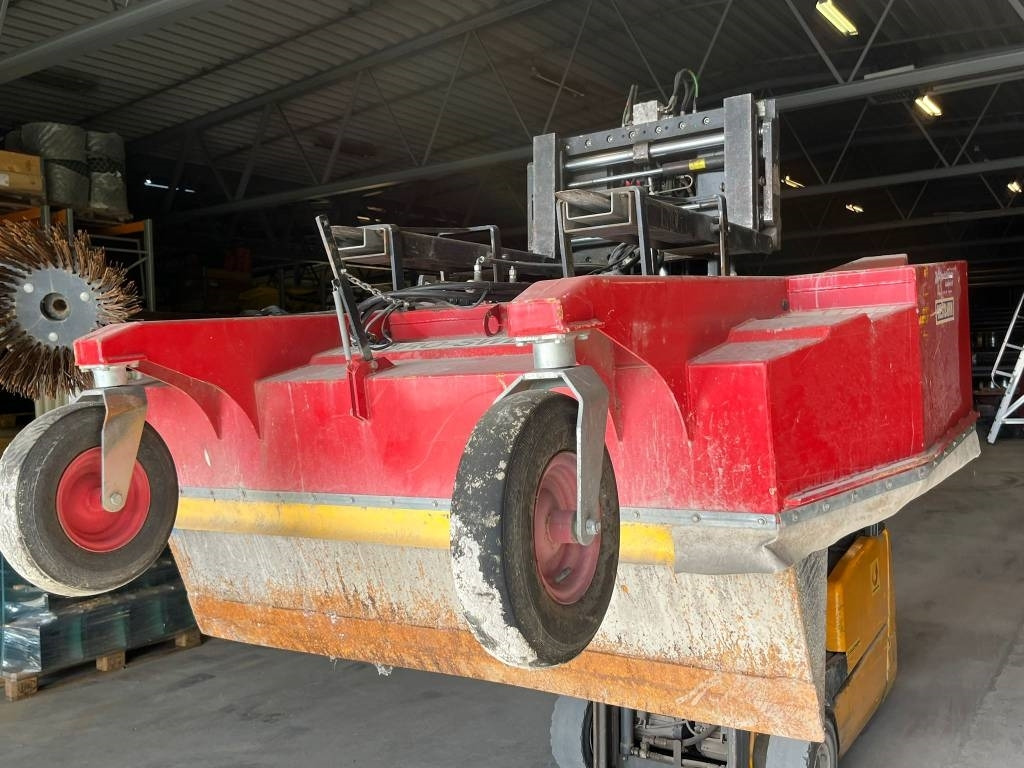 Westbjorn Hydro-Sweeper 2000 SSH - Perie: Foto 4 Westbjorn Hydro-Sweeper 2000 SSH - Perie: Foto 4