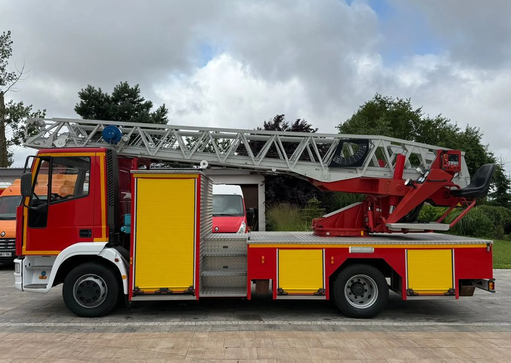 Iveco Eurocargo 130E24 - Autospeciala de stins incendii: Foto 5 Iveco Eurocargo 130E24 - Autospeciala de stins incendii: Foto 5