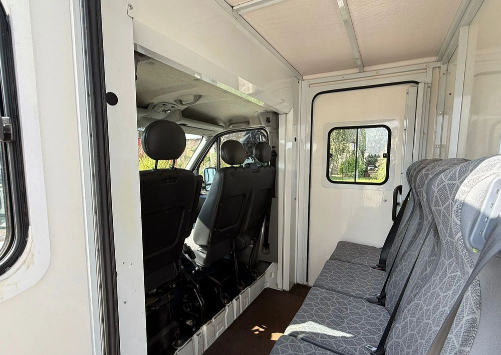 Autoutilitară cabină dublă Renault Master: Foto 10 Autoutilitară cabină dublă Renault Master: Foto 10