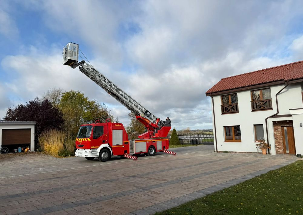 Renault Midlum 210 - Autospeciala de stins incendii: Foto 2 Renault Midlum 210 - Autospeciala de stins incendii: Foto 2