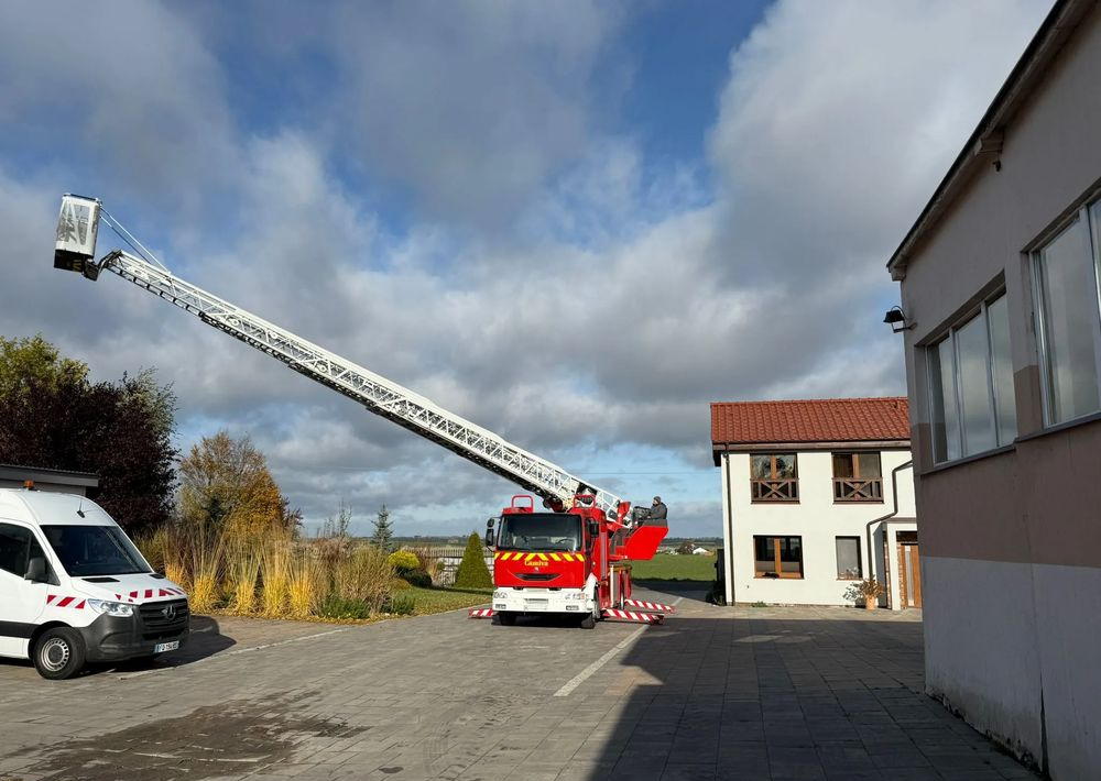 Renault Midlum 210 - Autospeciala de stins incendii: Foto 5 Renault Midlum 210 - Autospeciala de stins incendii: Foto 5