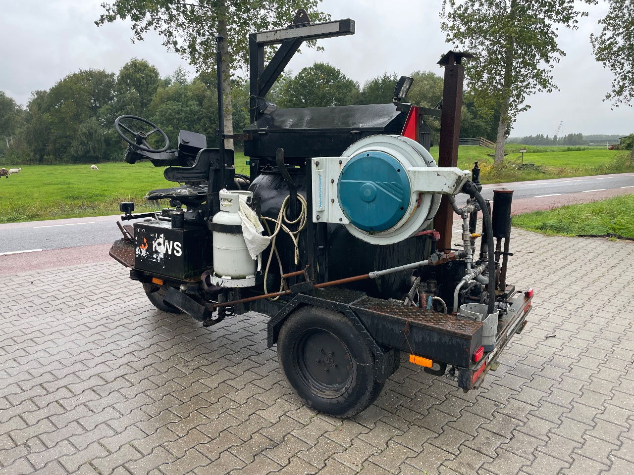 Burtec TSH 500 bitumen sprayer - Maşină de asfaltat: Foto 2 Burtec TSH 500 bitumen sprayer - Maşină de asfaltat: Foto 2