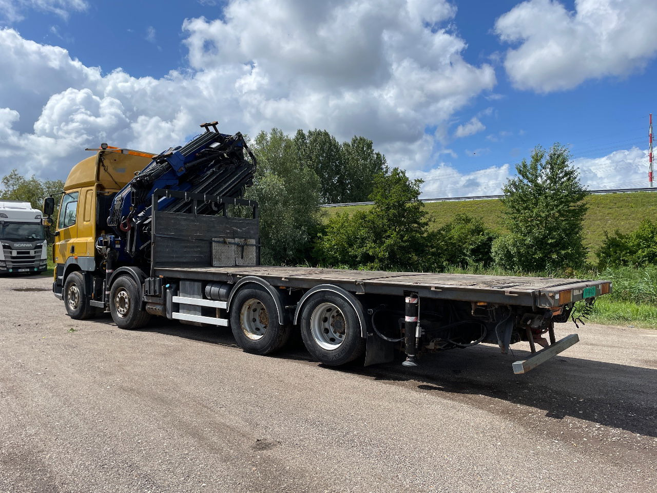 DAF CF 85.410 PM 80 crane laadkraan met jib en frontstempels - Camion cu macara: Foto 5 DAF CF 85.410 PM 80 crane laadkraan met jib en frontstempels - Camion cu macara: Foto 5