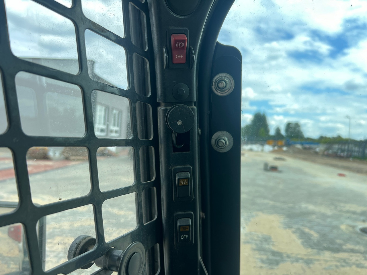 Mini încărcător BOBCAT S630: Foto 11