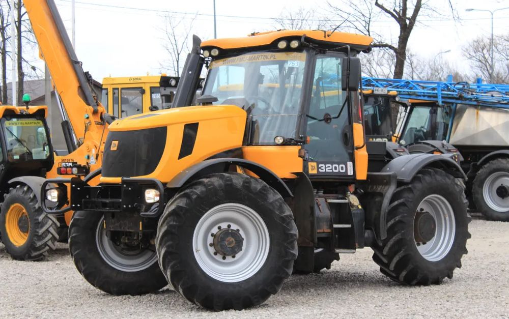 JCB FASTRAC 3200 | MANUAL | 200KM - Tractor agricol: Foto 1 JCB FASTRAC 3200 | MANUAL | 200KM - Tractor agricol: Foto 1
