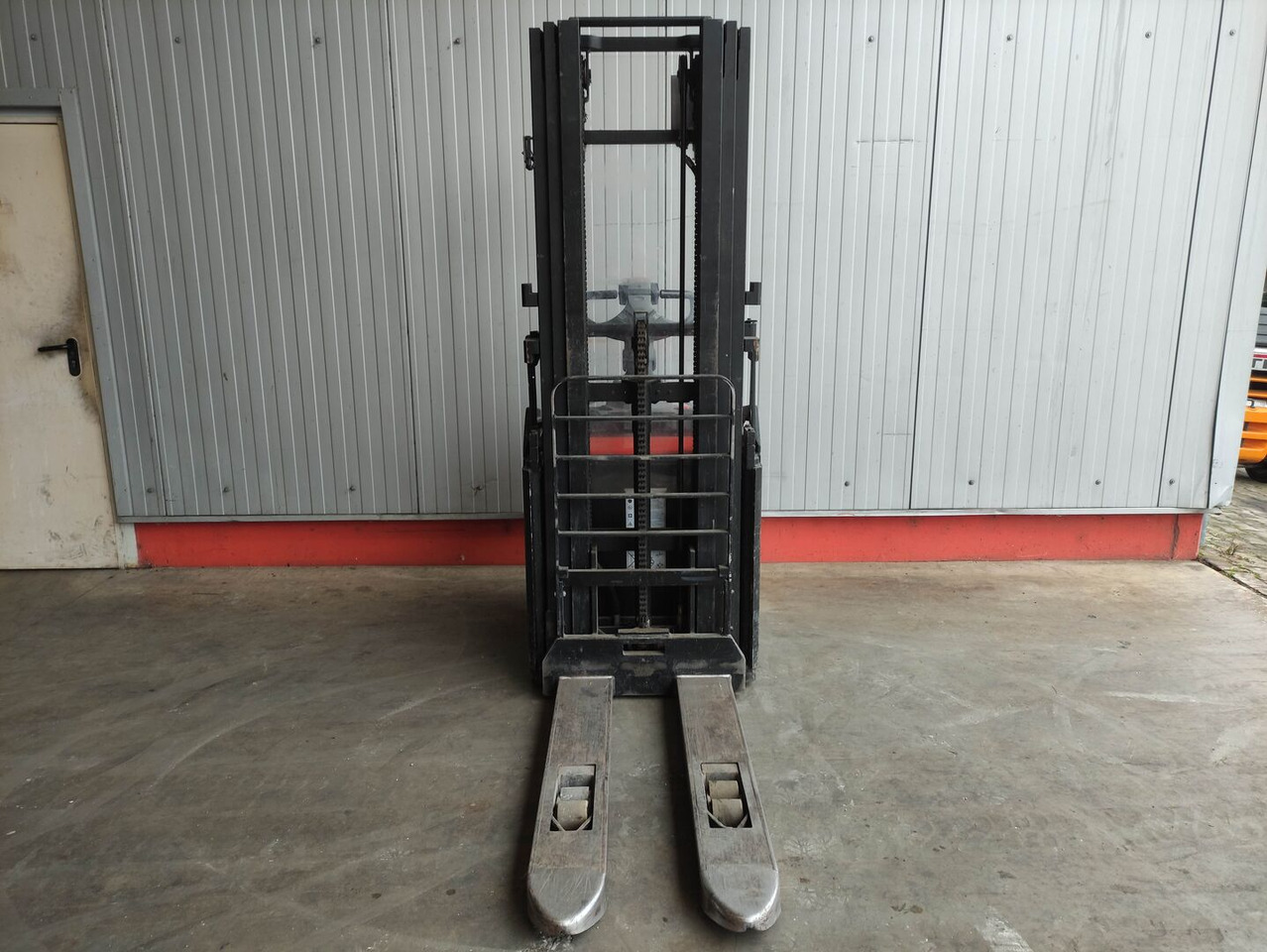 BT SPE 120 - Transpalet la mare înălţime: Foto 3 BT SPE 120 - Transpalet la mare înălţime: Foto 3