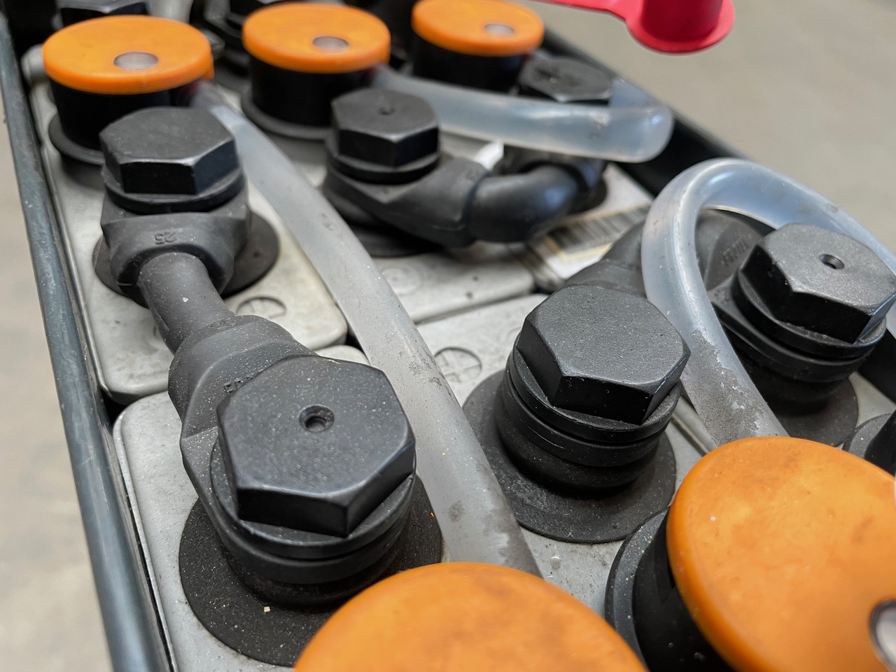 Exide 24 Volt I 2EPzB 200 - Acumulator pentru Stivuitor: Foto 3 Exide 24 Volt I 2EPzB 200 - Acumulator pentru Stivuitor: Foto 3