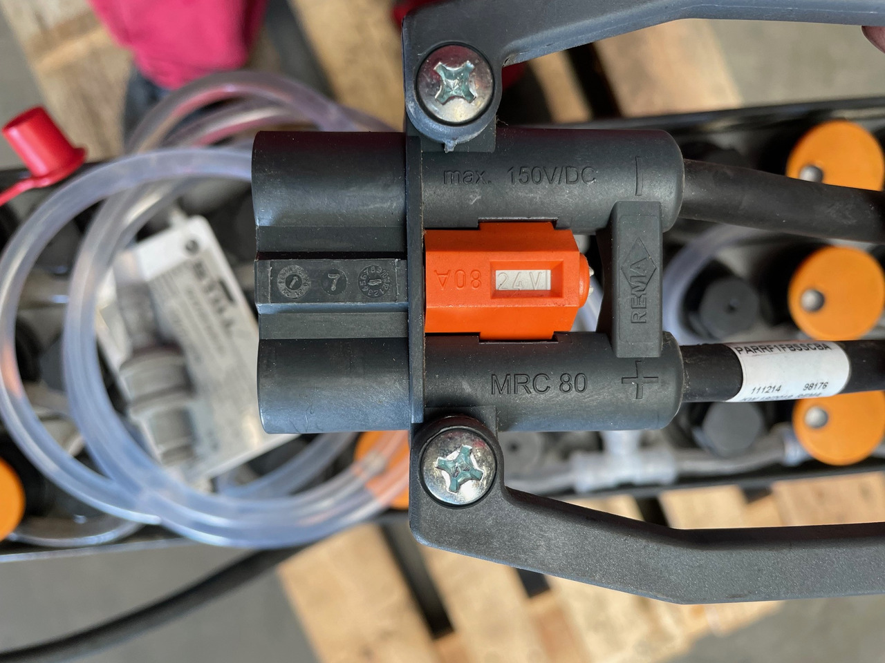 Exide 24 Volt I 2EPzB 200 - Acumulator pentru Stivuitor: Foto 4 Exide 24 Volt I 2EPzB 200 - Acumulator pentru Stivuitor: Foto 4