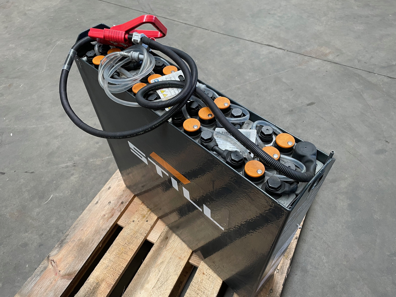 Exide 24 Volt I 2EPzB 200 - Acumulator pentru Stivuitor: Foto 1 Exide 24 Volt I 2EPzB 200 - Acumulator pentru Stivuitor: Foto 1