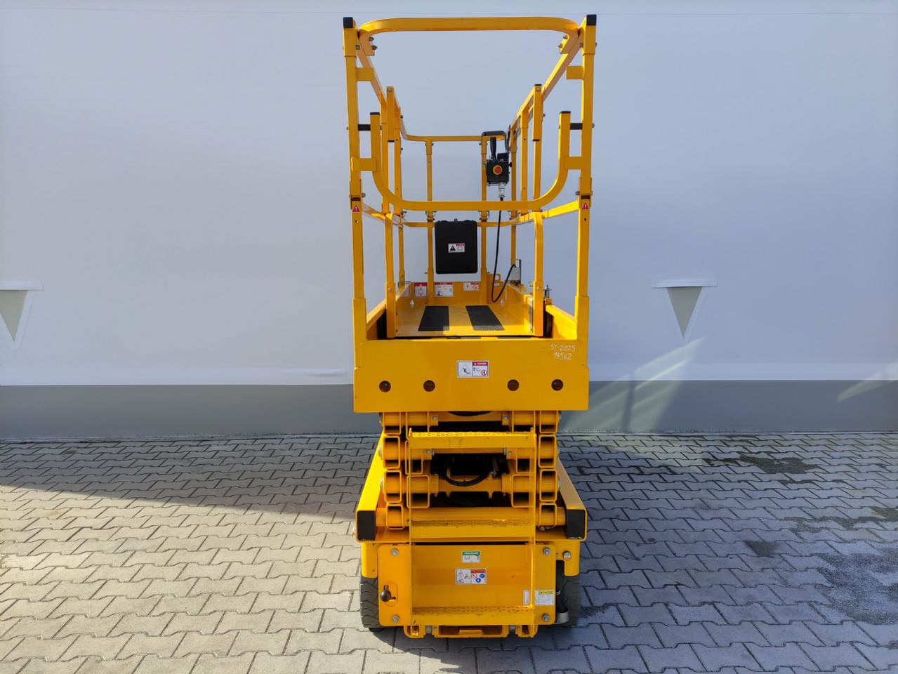 Haulotte Compact 10N - Platforma foarfeca: Foto 4 Haulotte Compact 10N - Platforma foarfeca: Foto 4